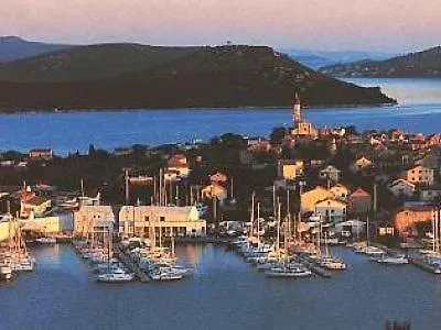 Kleines Emil Vanily Apartament