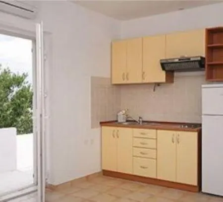 Kleines Emil Vanily Apartament Murter